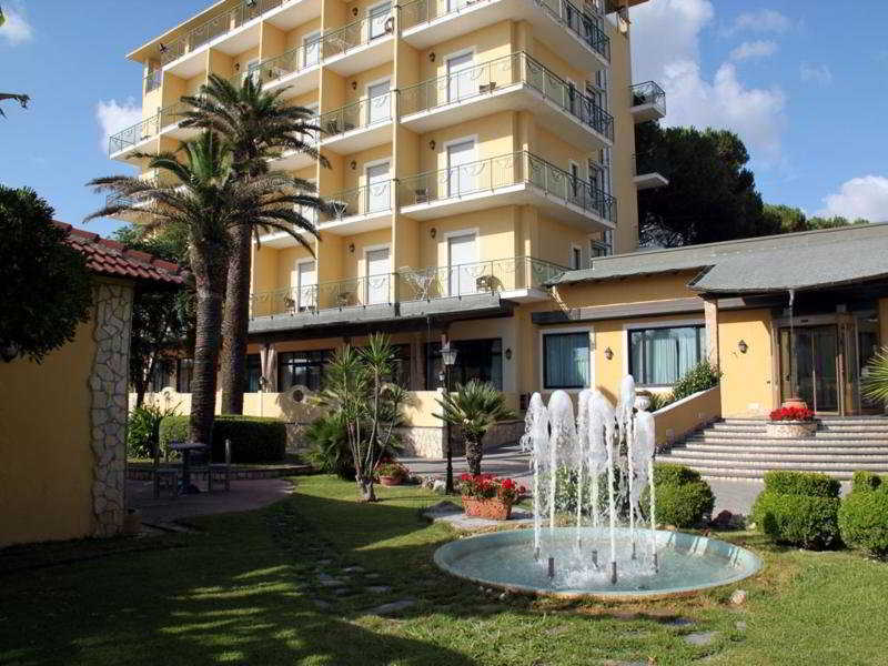 Hotel Club Sabbiadoro Battipaglia Exterior foto